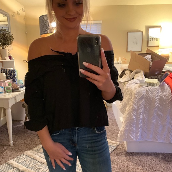 Black off the shoulder top with tie in the middle - Picture 1 of 2